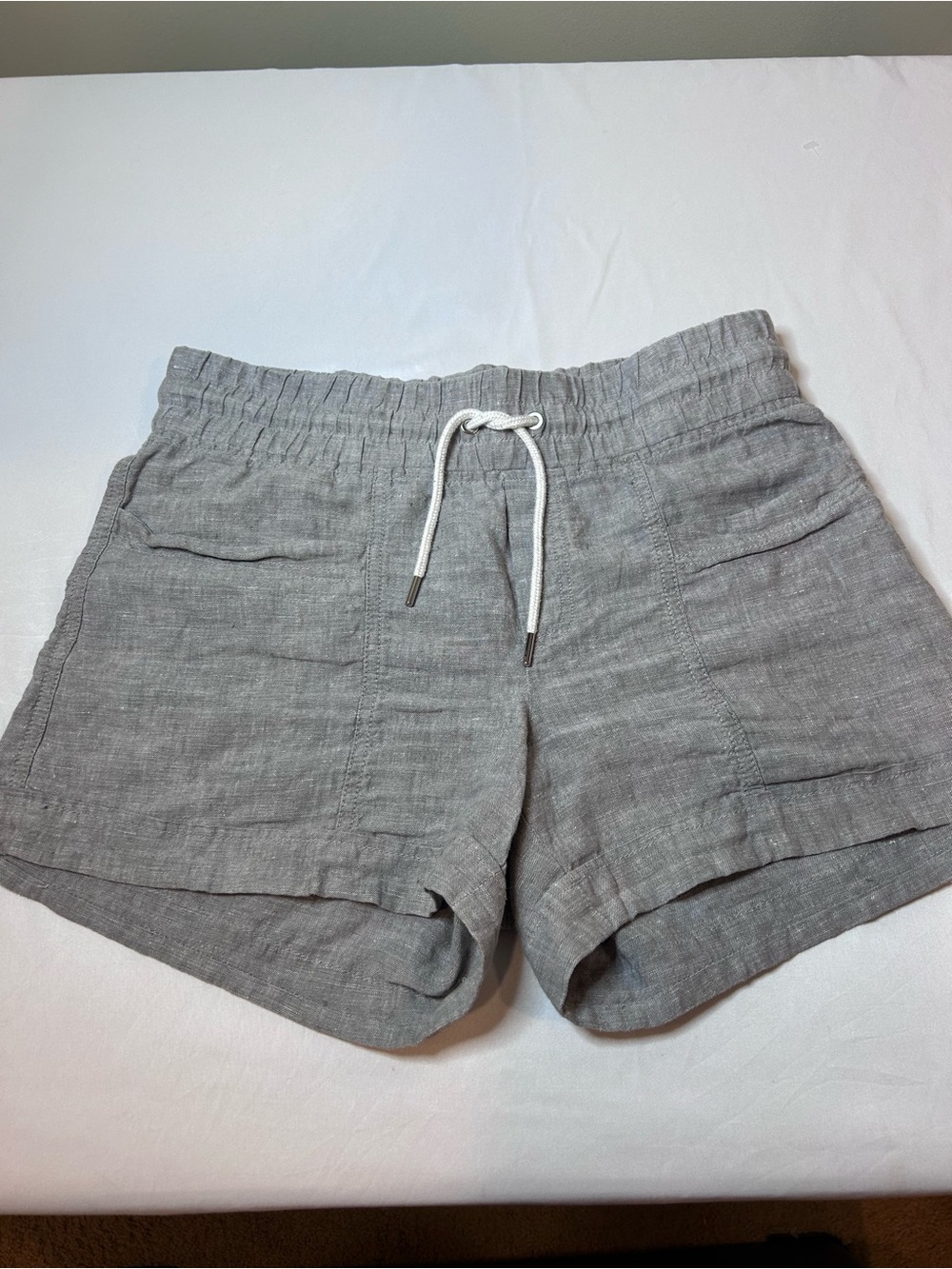 Athleta Cabo Linen Shorts Women's Size 6 Gray Pull-On Beach Preppy Pockets